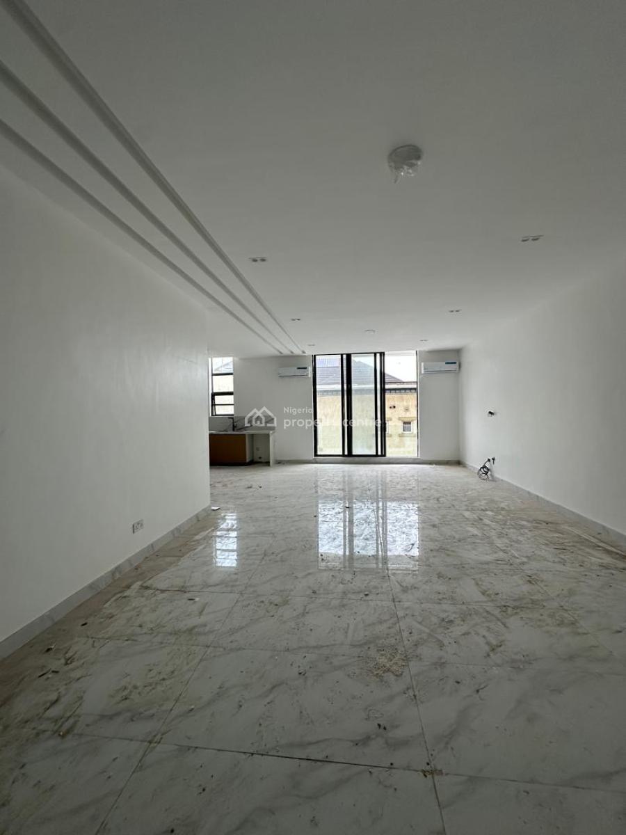 Beautifully Built 2 Bedroom Apartment with Elevator & Gym, Lekki Phase 1, Lekki, Lagos, Flat / Apartment for Sale