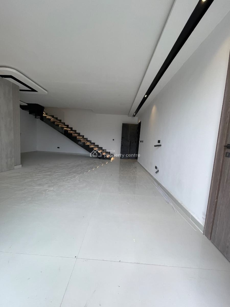 2 Bedroom Maisonette, Lekki Phase 1, Lekki, Lagos, Flat / Apartment for Sale