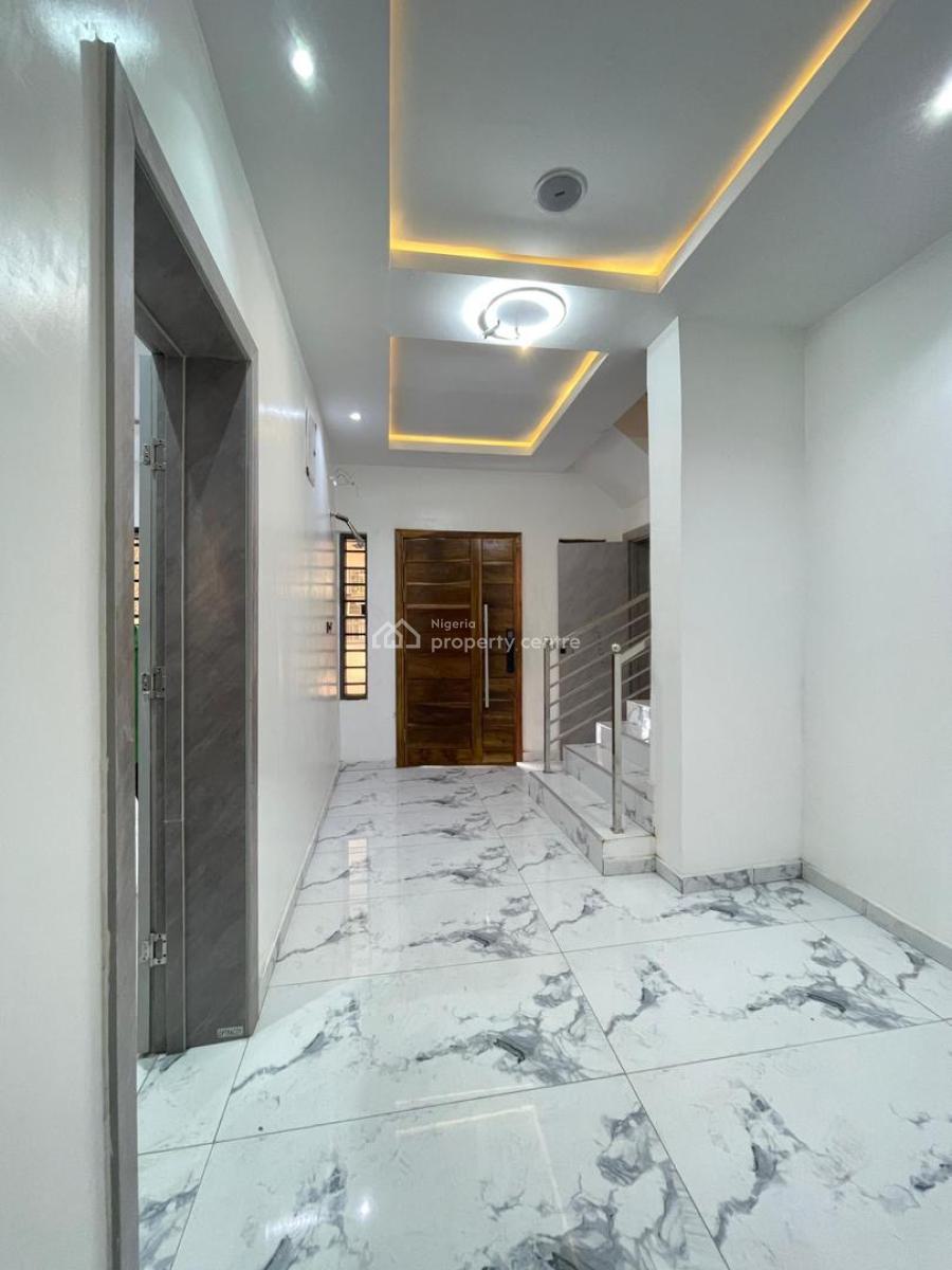 Spacious  4 Bedroom Terrace Duplex, Lekki Phase 1, Lekki, Lagos, Terraced Duplex for Sale