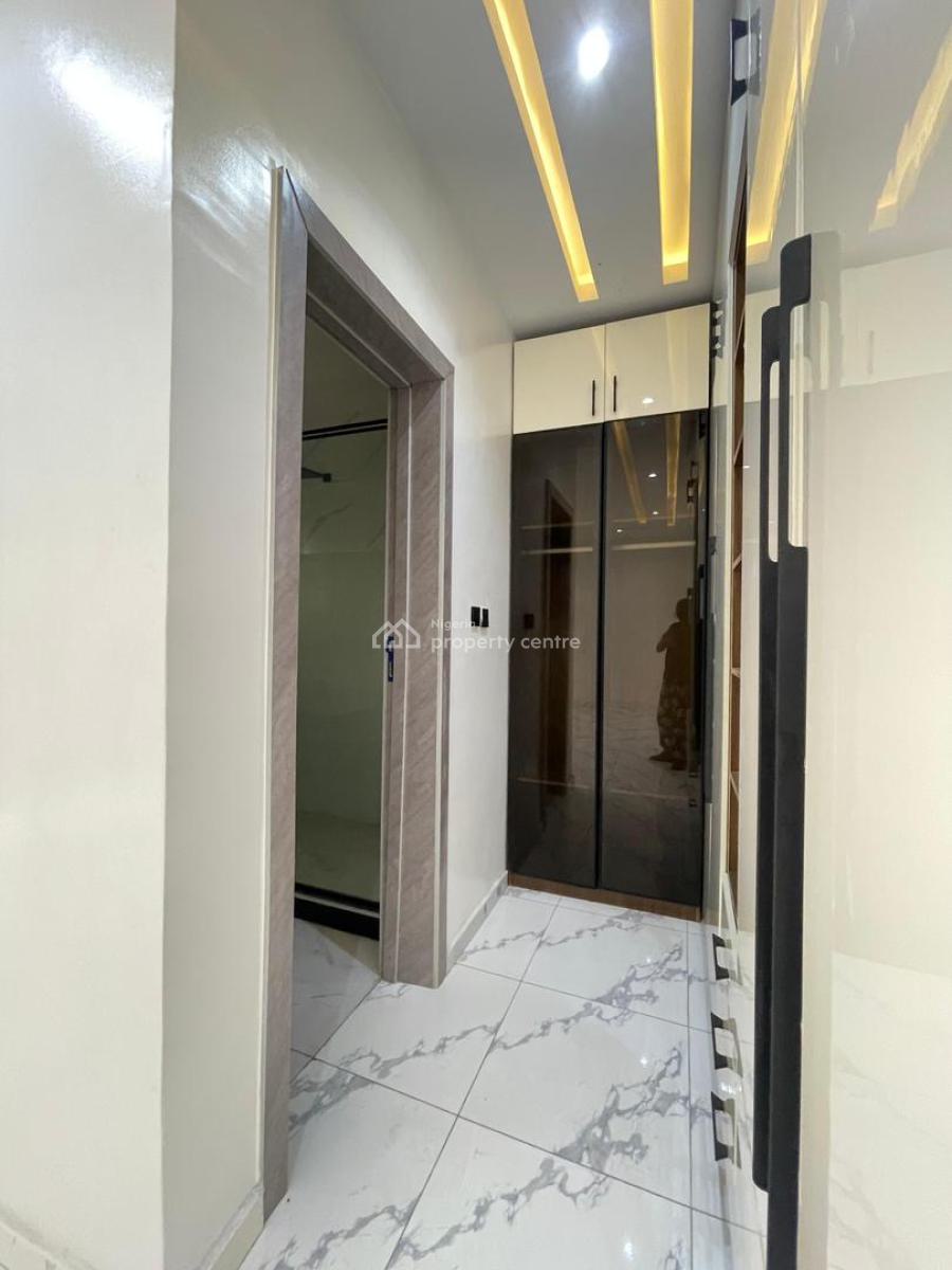 Spacious  4 Bedroom Terrace Duplex, Lekki Phase 1, Lekki, Lagos, Terraced Duplex for Sale