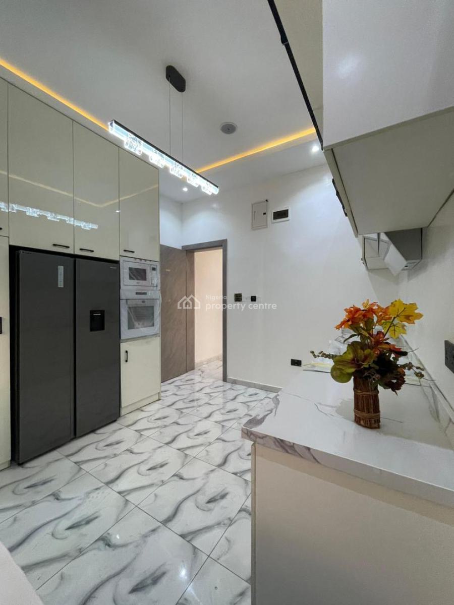 Spacious  4 Bedroom Terrace Duplex, Lekki Phase 1, Lekki, Lagos, Terraced Duplex for Sale