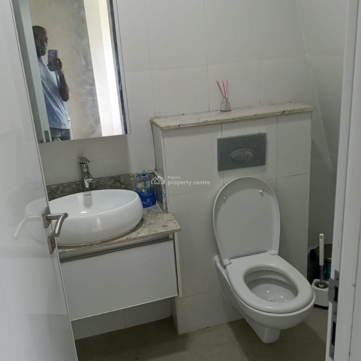 Elegantly Appointed Three Bedroom Flat with Swimming Pool &bq, Banana Island, Ikoyi, Lagos, Flat / Apartment for Rent