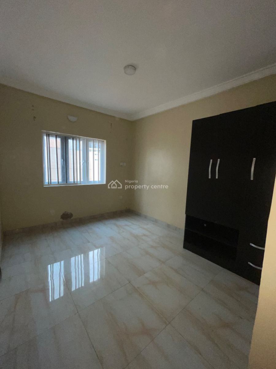 a Spacious 3 Bedroom Apartment, Mobil Road Ilaje Ajah, Lekki, Lagos, Flat / Apartment for Rent