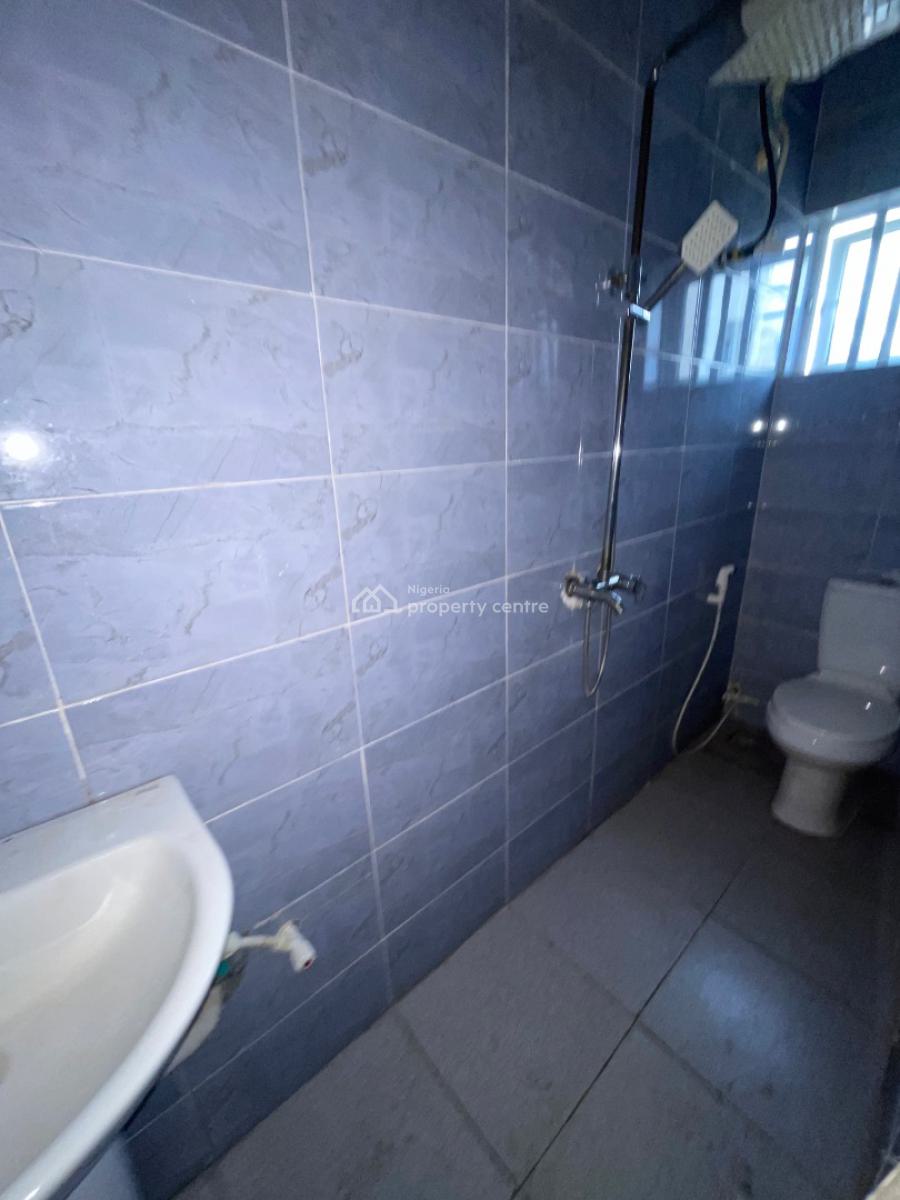 a Spacious 3 Bedroom Apartment, Mobil Road Ilaje Ajah, Lekki, Lagos, Flat / Apartment for Rent