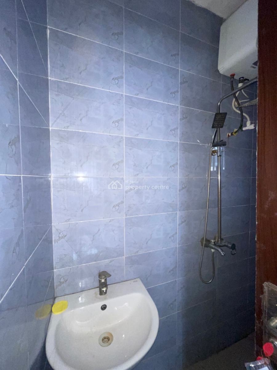 a Spacious 3 Bedroom Apartment, Mobil Road Ilaje Ajah, Lekki, Lagos, Flat / Apartment for Rent