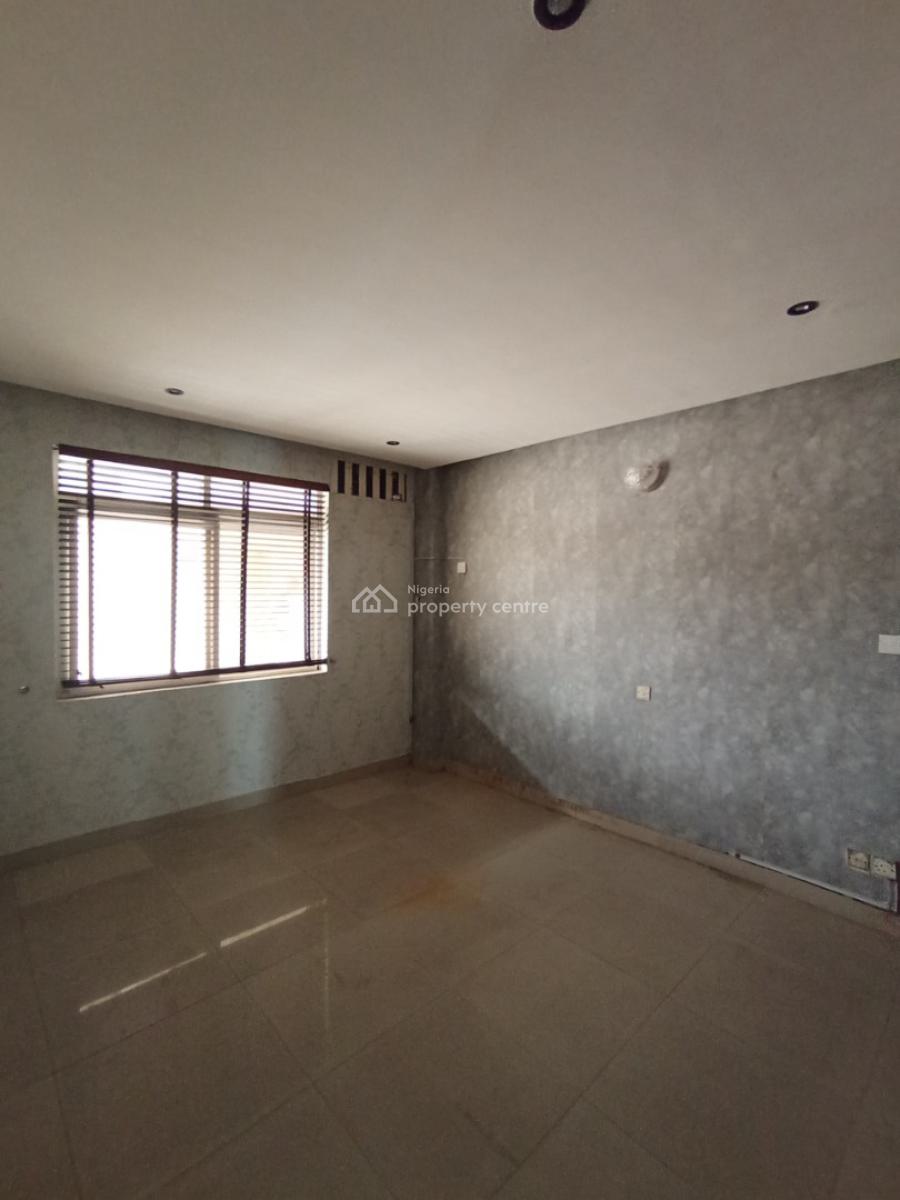 3 Bedroom Flat with Swimming Pool in a Secured Estate, Lekki Phase 1, Lekki, Lagos, Flat / Apartment for Rent