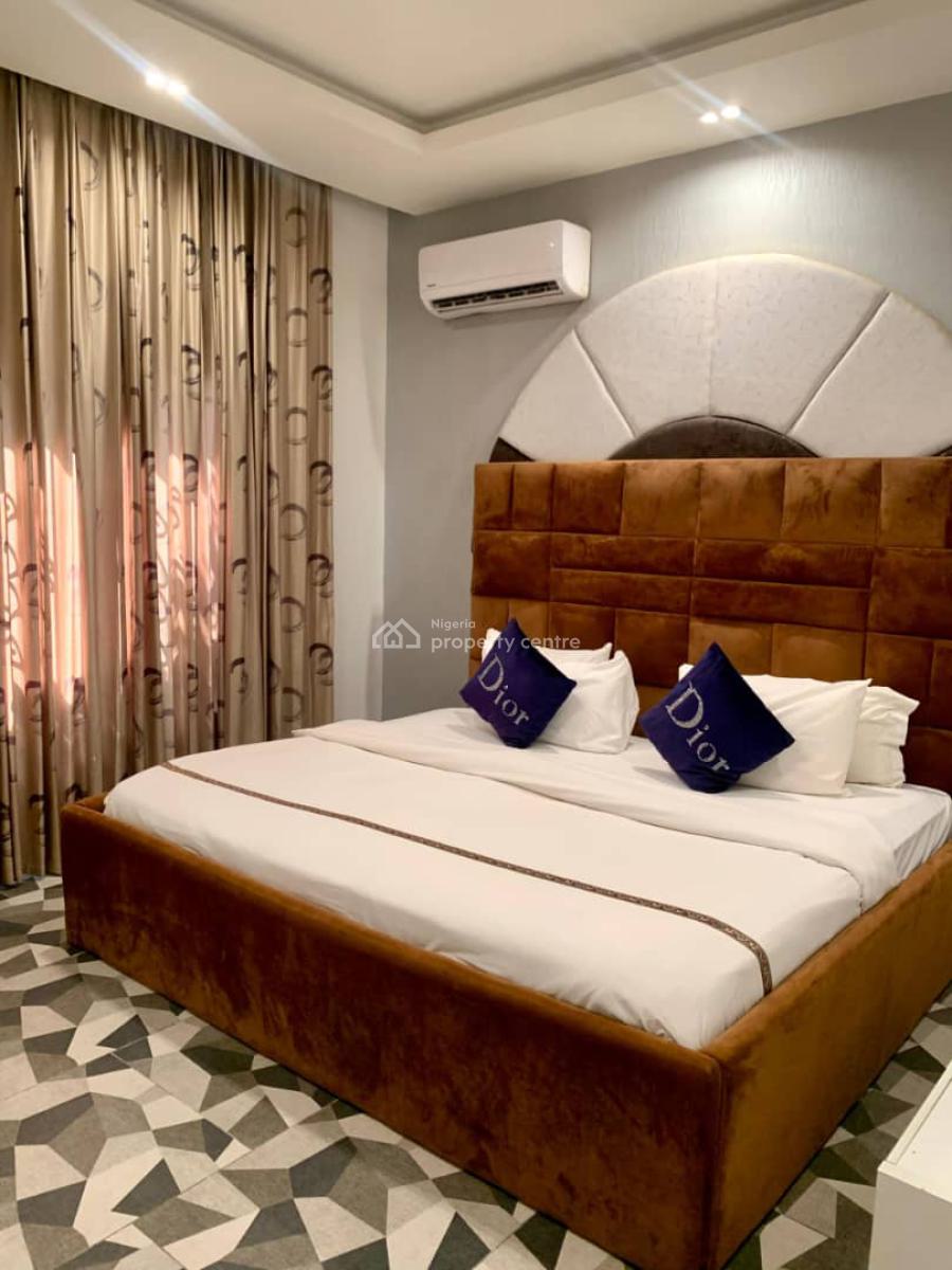 Stylish 1 Bedroom with Bathtub, Balcony, Pool & Elevator, 23 Mac Donald Road, Ikoyi, Lagos, Flat / Apartment Short Let