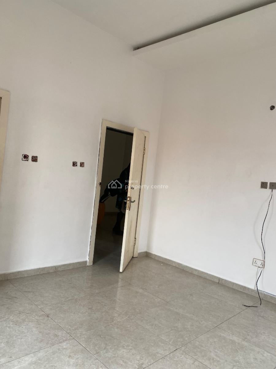 a Beautiful and Spacious Bedroom Upstairs Available, Chevy View Estate, Lekki, Lagos, Self Contain (single Rooms) for Rent
