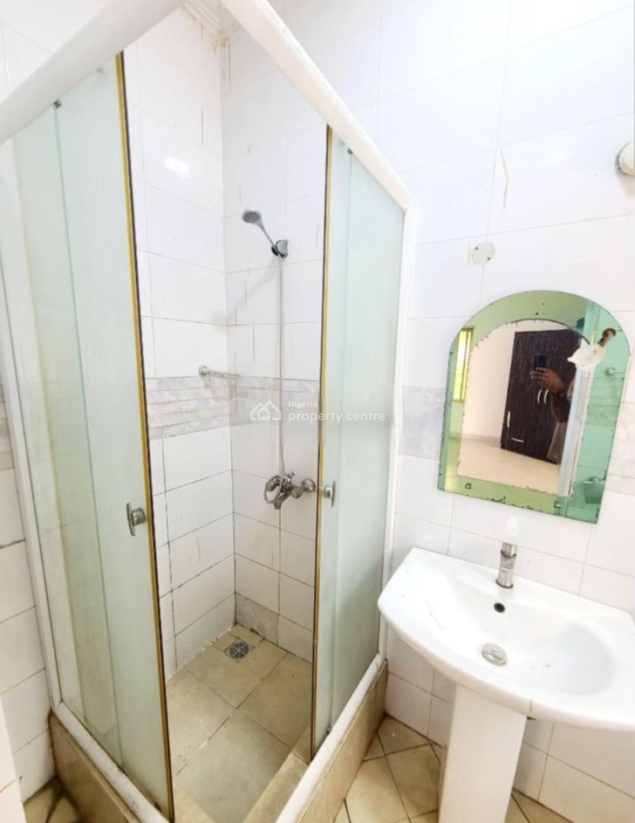 Newly Renovated 4 Bedroom Terrace Duplex, Osapa, Lekki, Lagos, Terraced Duplex for Rent