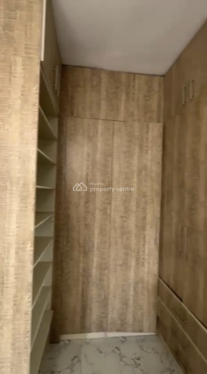 Very Spacious Master Bedroom, Orchid Road, Lekki Phase 2, Lekki, Lagos, Flat / Apartment for Rent