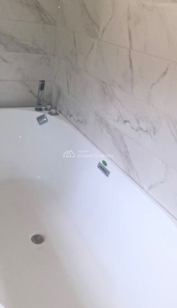 Spacious Self Contain Available with Open Kitchen and Jacuzzi, Chevron, Lekki Expressway, Lekki, Lagos, Self Contain (single Rooms) for Rent