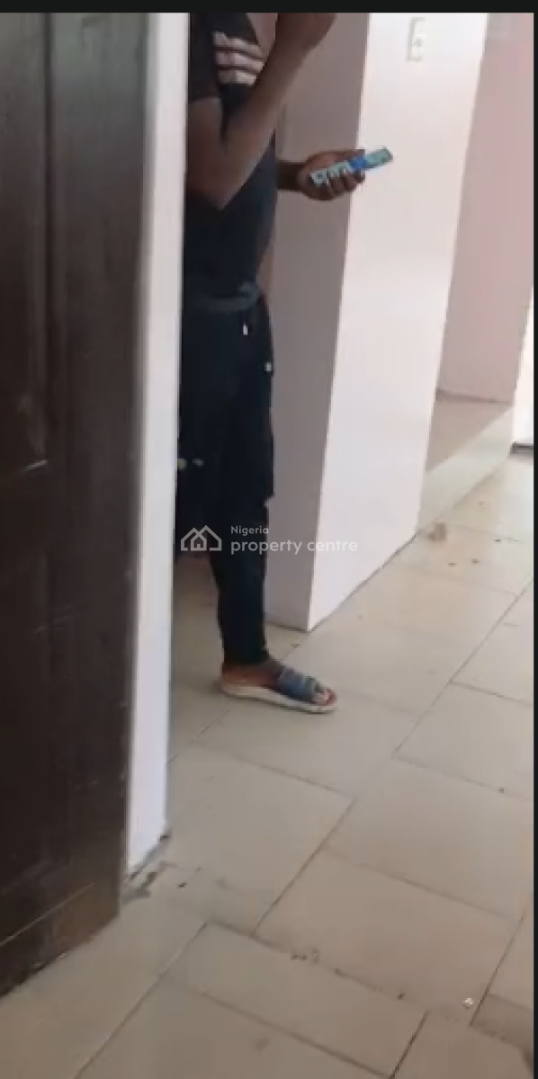 Room in a Shared Apartment, Orchid Road, Lekki Phase 2, Lekki, Lagos, Flat / Apartment for Rent