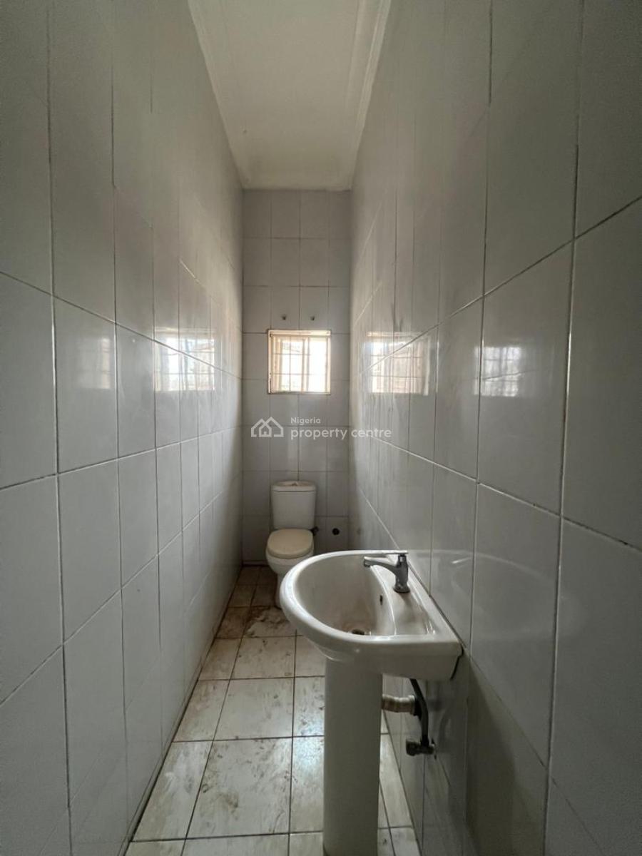 a Well Maintained and Spacious 3 Bedroom Flat, Jahi, Abuja, Flat / Apartment for Rent