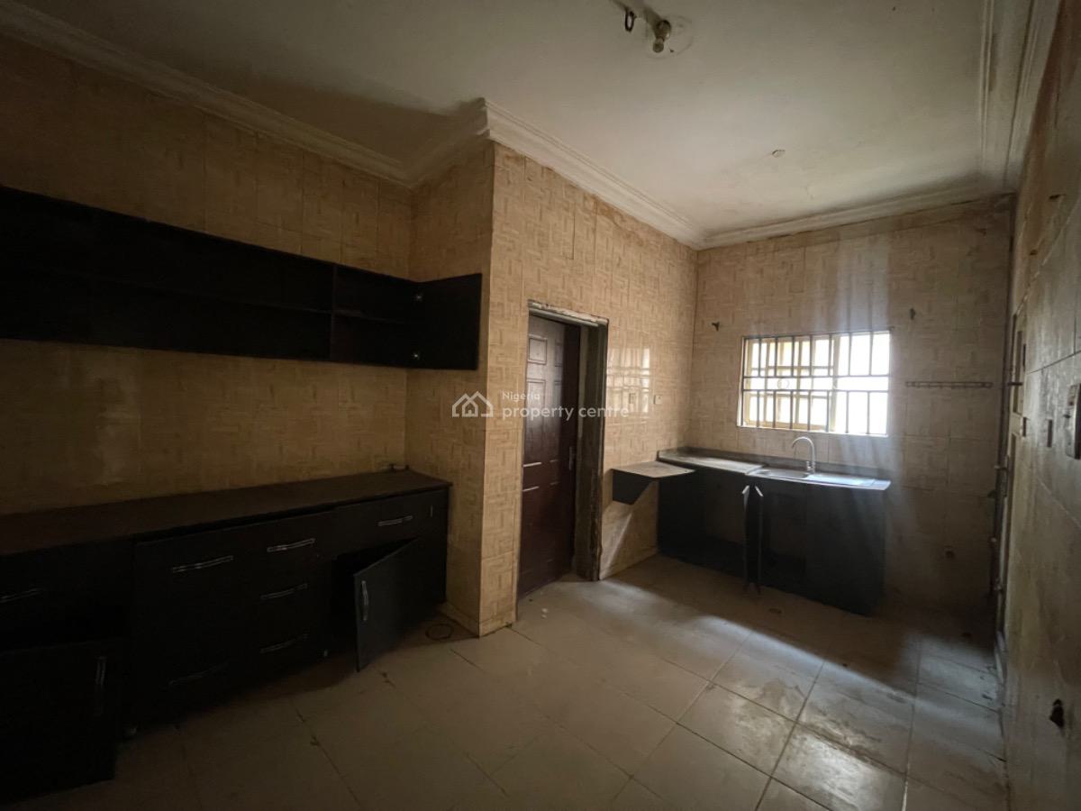 Spacious Three Bedrooms Apartment, Close to Zartech, Wuye, Abuja, Flat / Apartment for Rent