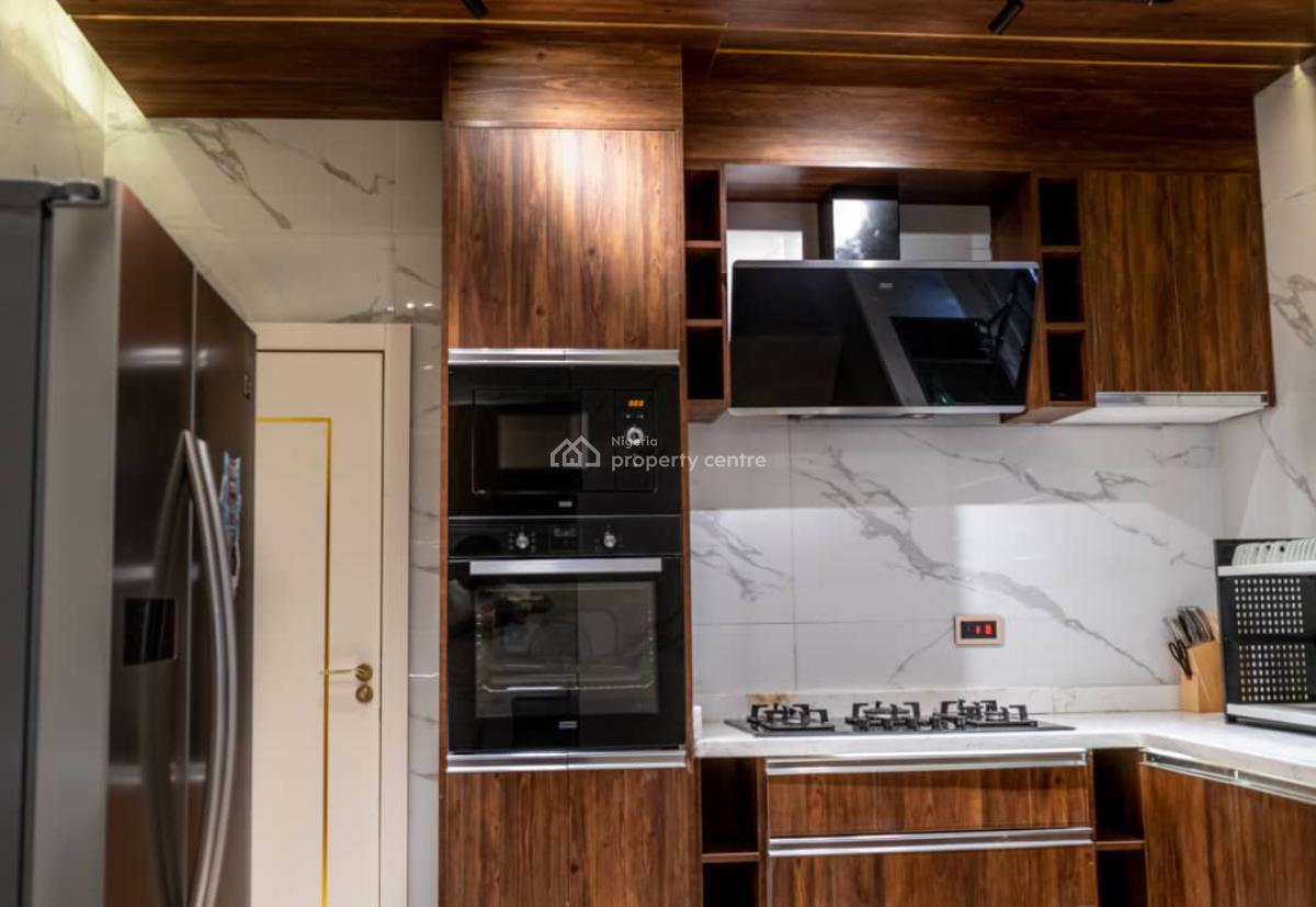 Stylish 3 Bedroom with Bathtub, Balcony, Pool & Elevator, 23 Mac Donald Road, Ikoyi, Lagos, Flat / Apartment Short Let