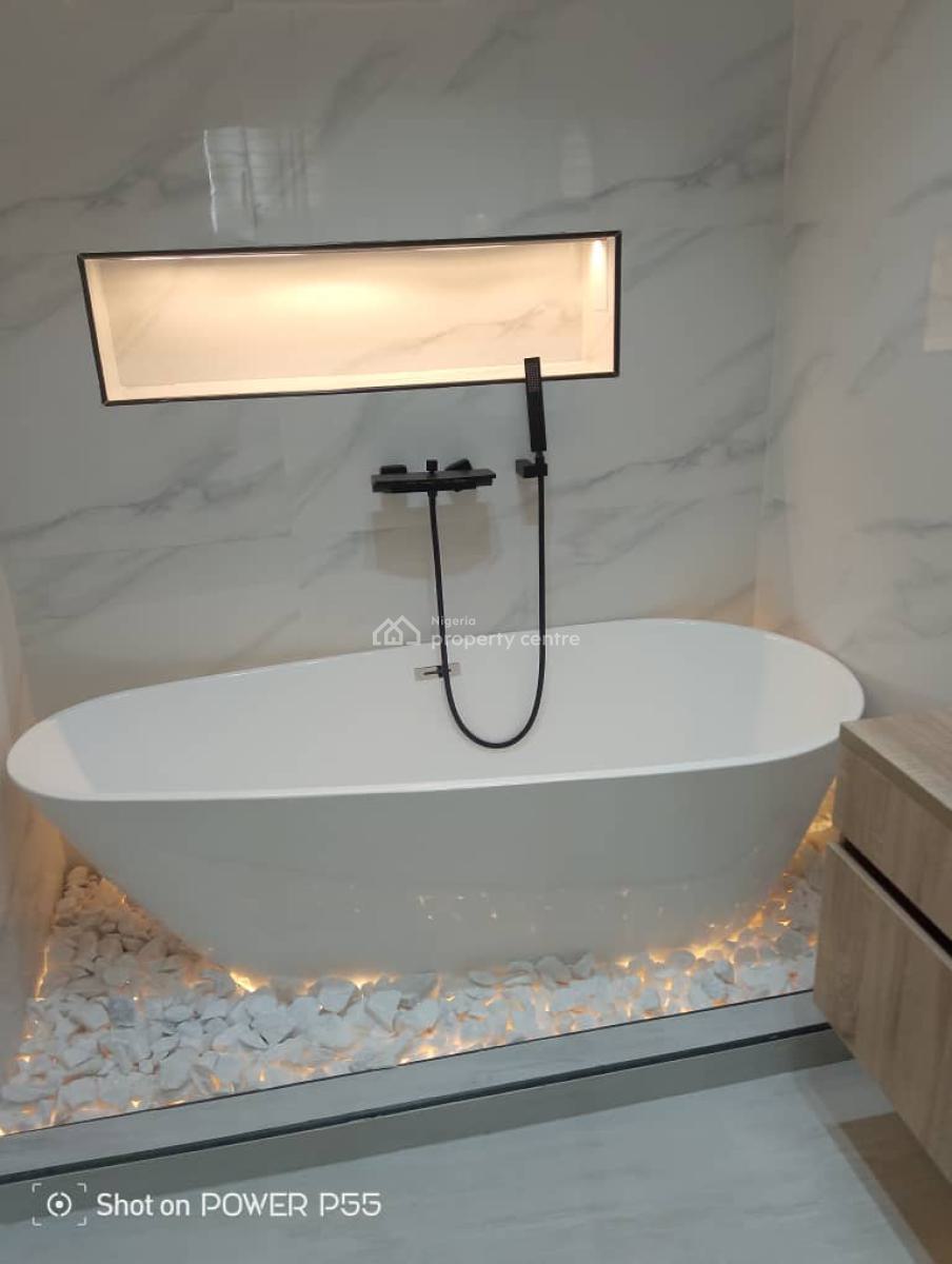 Stylish 3 Bedroom with Bathtub, Balcony, Pool & Elevator, 23 Mac Donald Road, Ikoyi, Lagos, Flat / Apartment Short Let