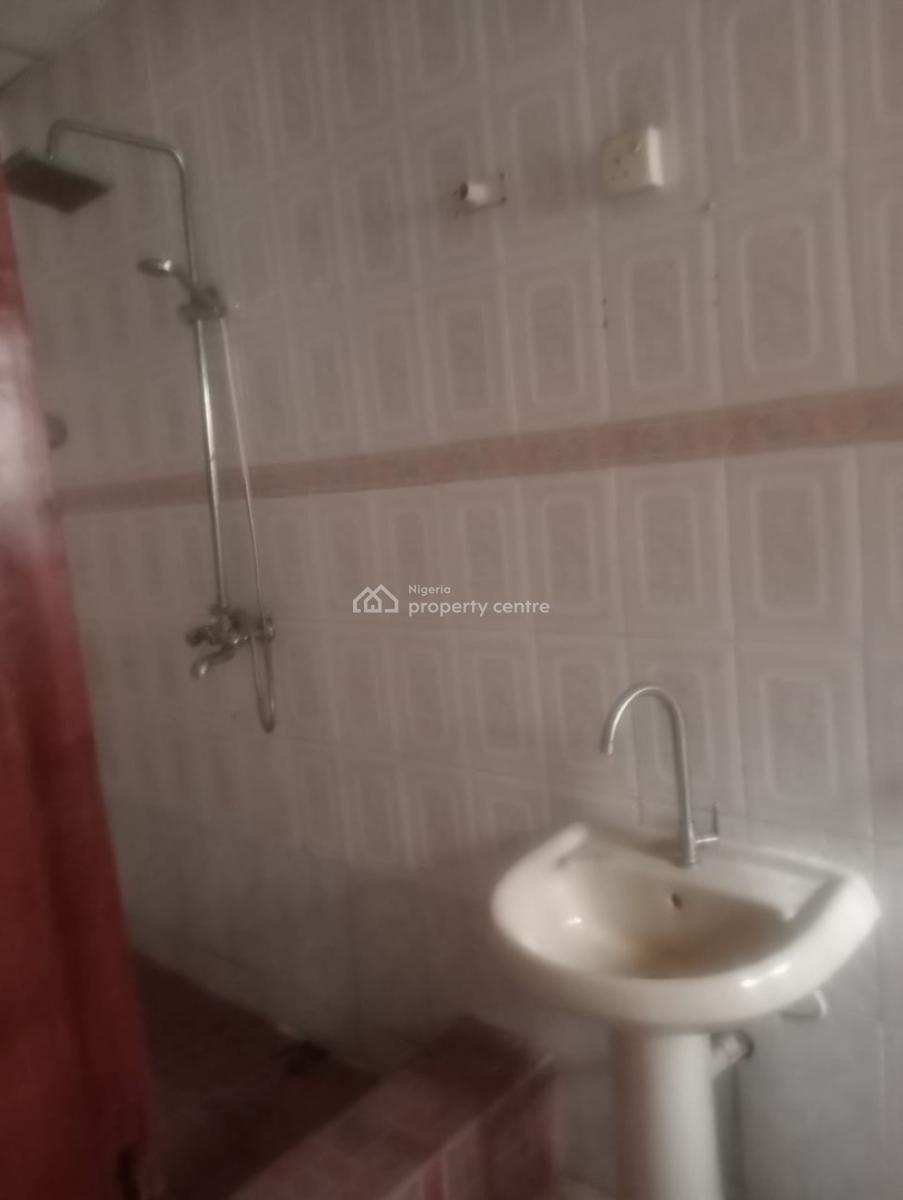 Spacious 2 Bedroom Flat Apartment, Omole Phase 2, Omole Phase 2, Ikeja, Lagos, Flat / Apartment for Rent