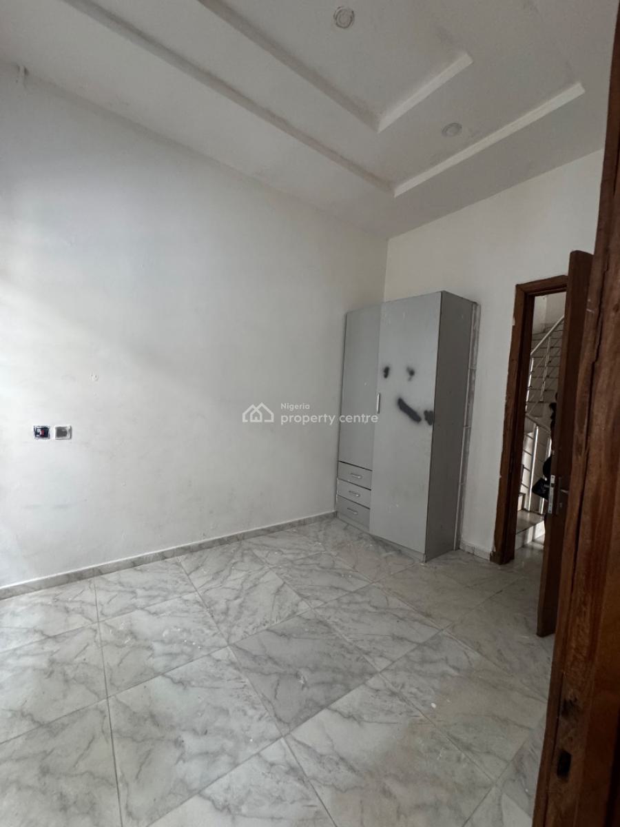 Self Contain, Chevy View Estate, Lekki Expressway, Lekki, Lagos, Self Contain (single Rooms) for Rent
