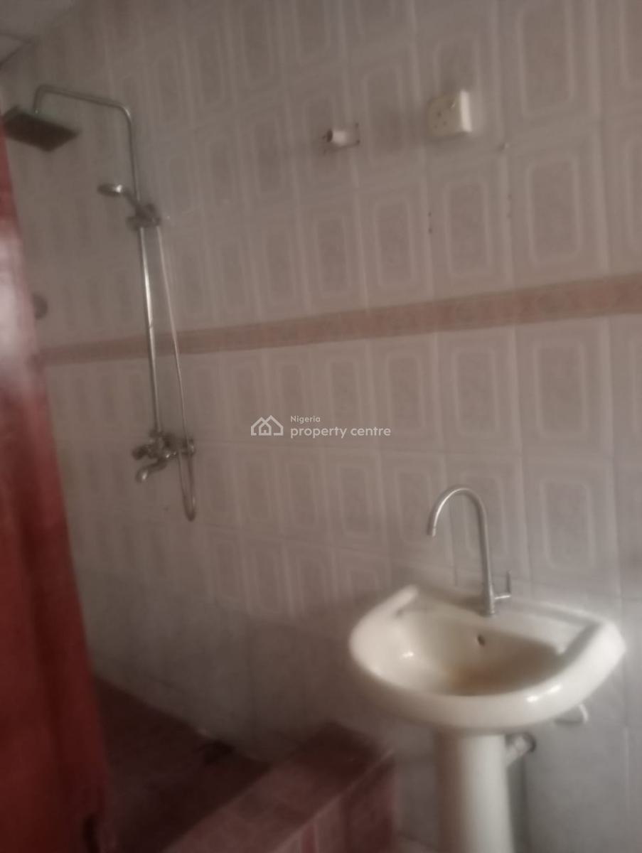 Spacious 2 Bedrooms Flat at Omole Phase 2 Residential Scheme Downstair, Omole Phase 2, Omole Phase 2, Ikeja, Lagos, Flat / Apartment for Rent