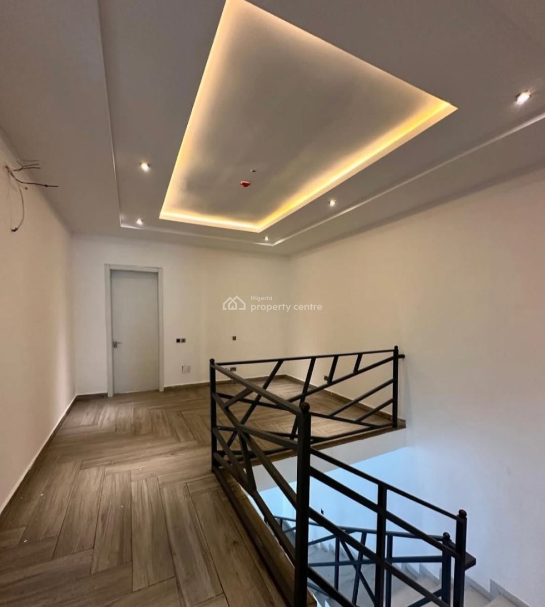 Serviced with 24/7 Power Supply 4 Bedroom En-suite Maisonette, Lekki Phase 1, Lekki, Lagos, House for Rent