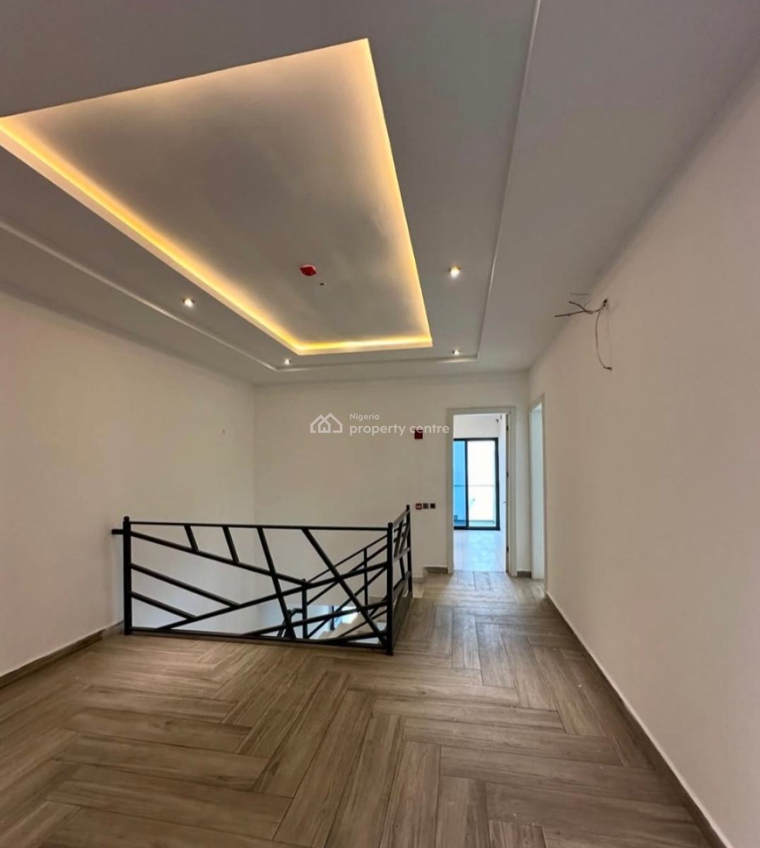 Serviced with 24/7 Power Supply 4 Bedroom En-suite Maisonette, Lekki Phase 1, Lekki, Lagos, House for Rent