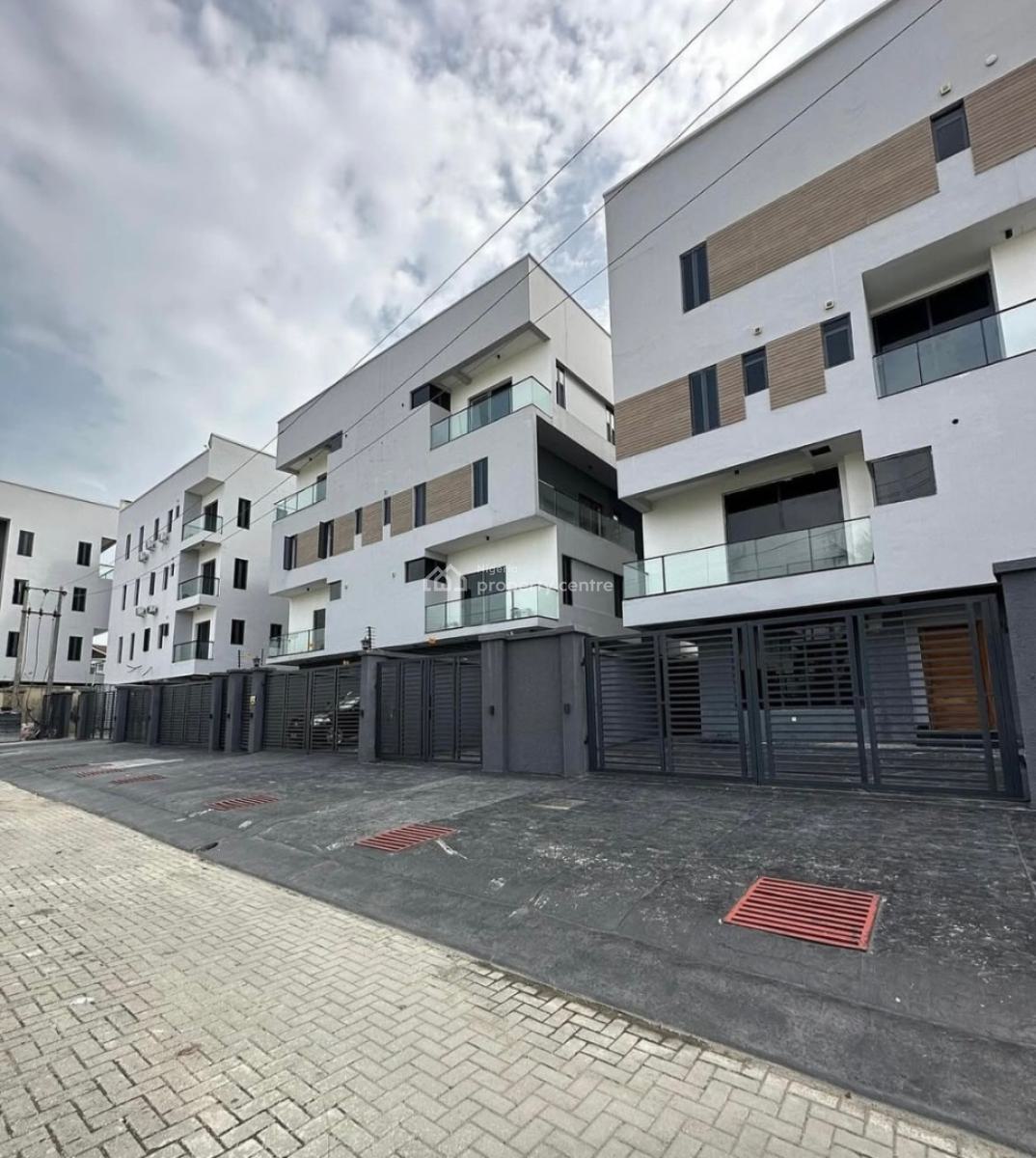 Serviced with 24/7 Power Supply 4 Bedroom En-suite Maisonette, Lekki Phase 1, Lekki, Lagos, House for Rent