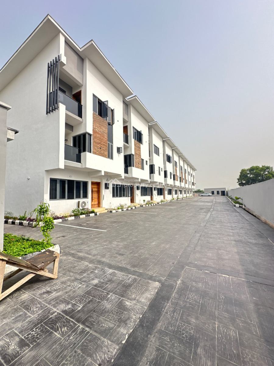 Neatly Built 4 Bedroom Terrace Duplex with Bq, Pool & Gym, Lekki Phase 1, Lekki, Lagos, Terraced Duplex for Rent