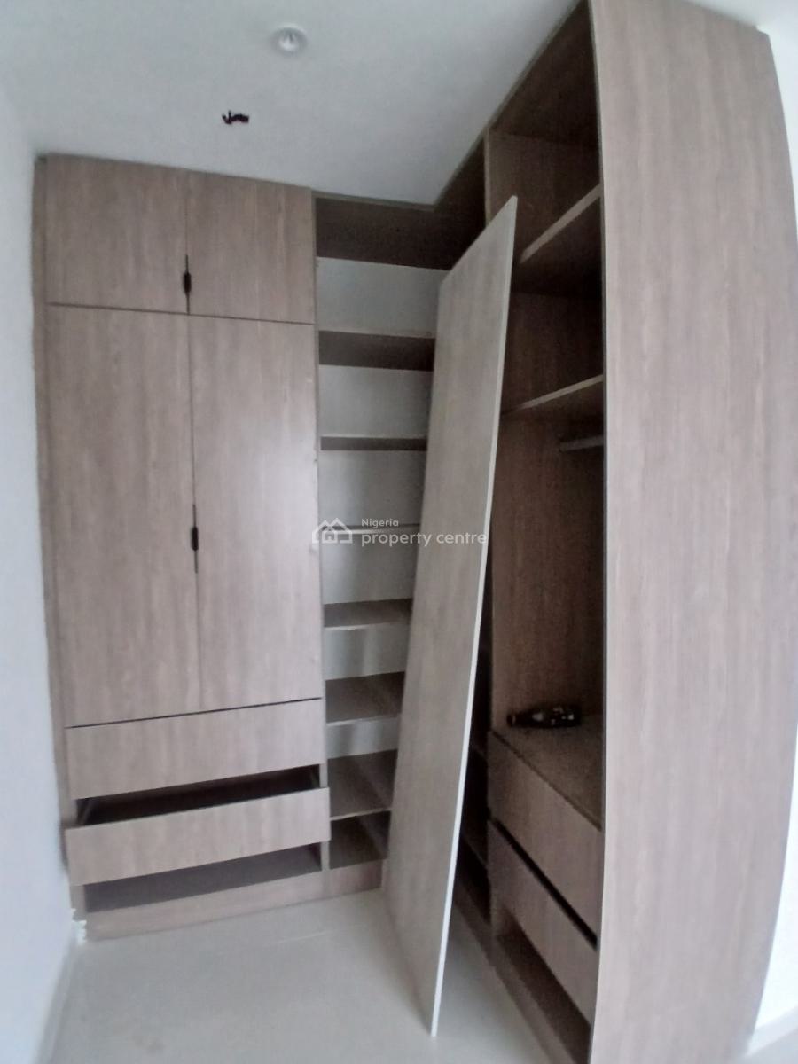 2 Bedroom Apartment, Lekki Phase 1, Lekki, Lagos, Flat / Apartment for Sale