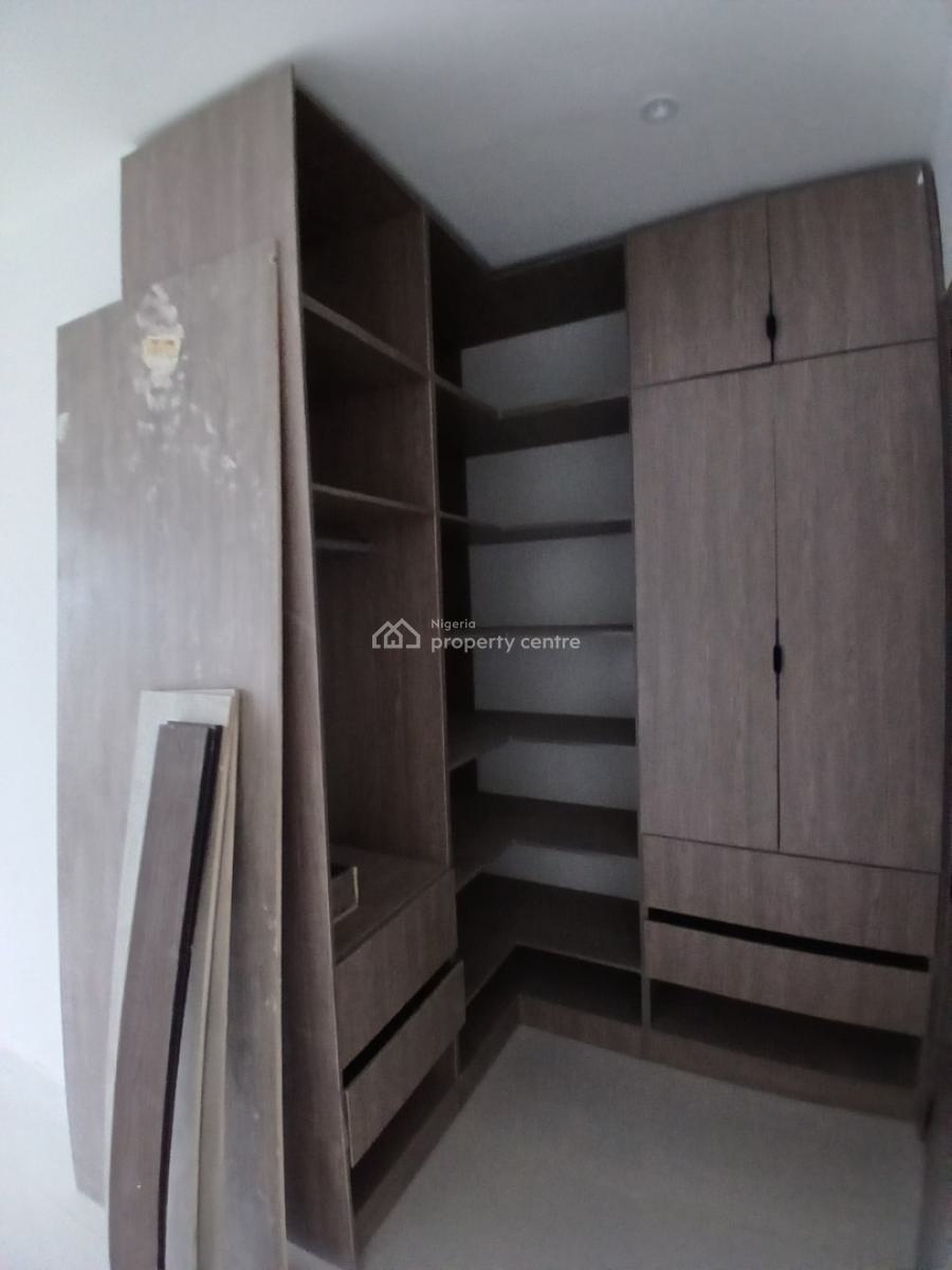 2 Bedroom Apartment, Lekki Phase 1, Lekki, Lagos, Flat / Apartment for Sale