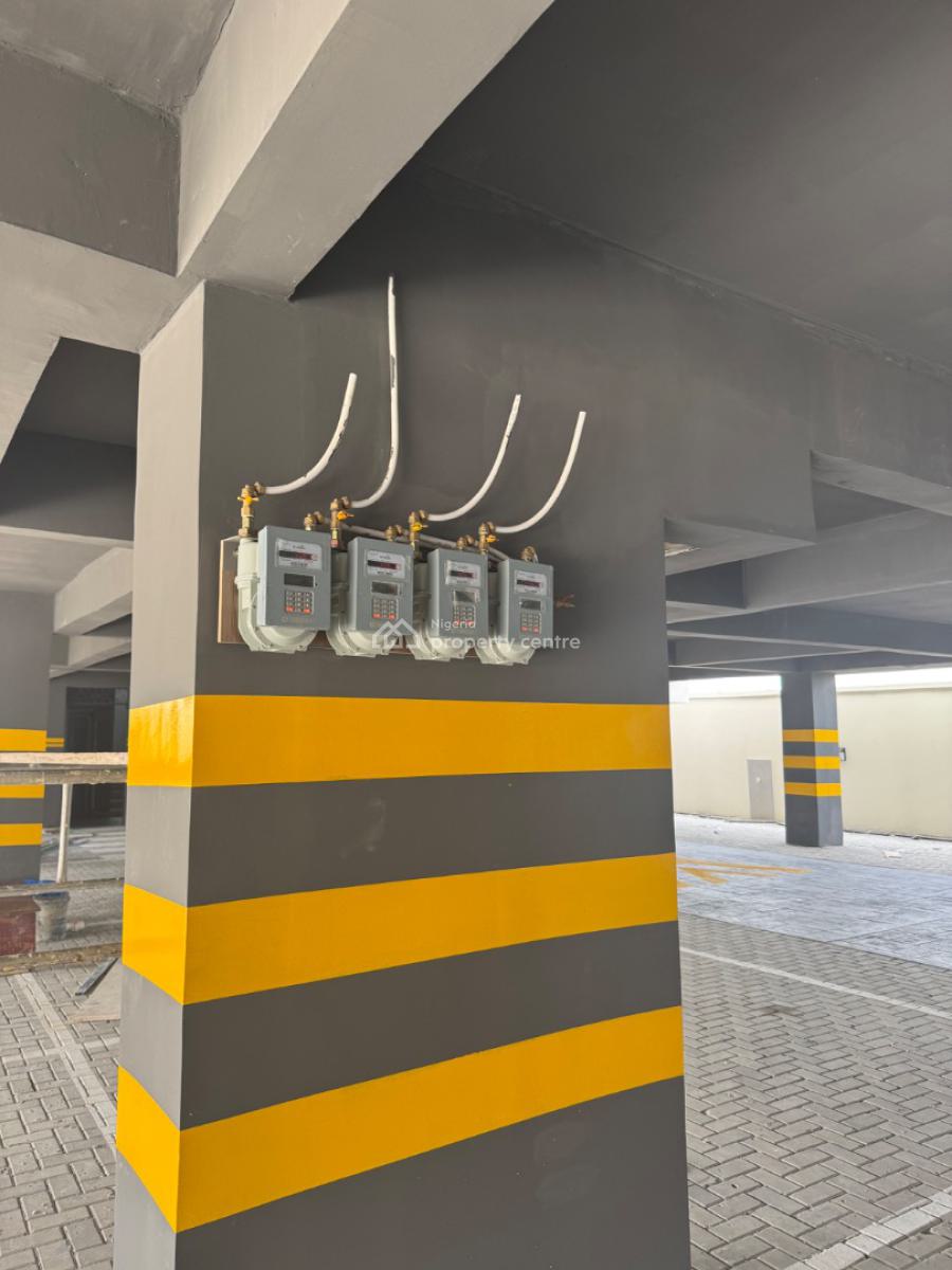 Very Spacious 2bed Apartment with 2 Balconies, Lekki Phase 1, Lekki, Lagos, Flat / Apartment for Sale