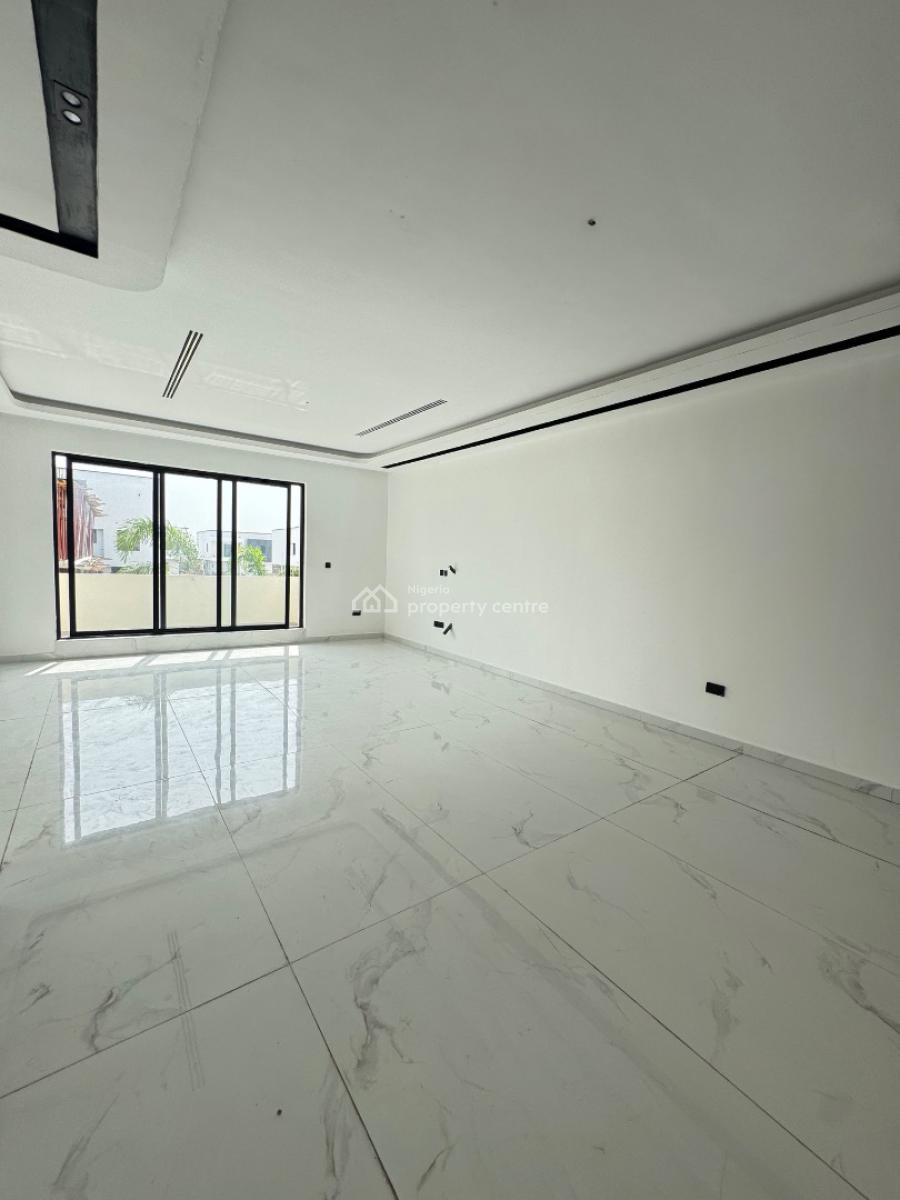 Very Spacious 2bed Apartment with 2 Balconies, Lekki Phase 1, Lekki, Lagos, Flat / Apartment for Sale