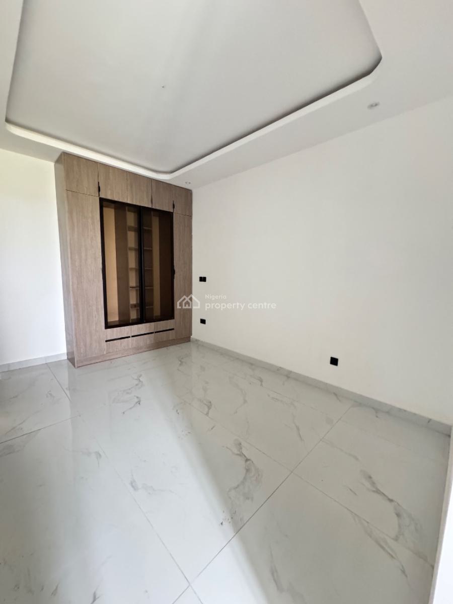 Very Spacious 2bed Apartment with 2 Balconies, Lekki Phase 1, Lekki, Lagos, Flat / Apartment for Sale