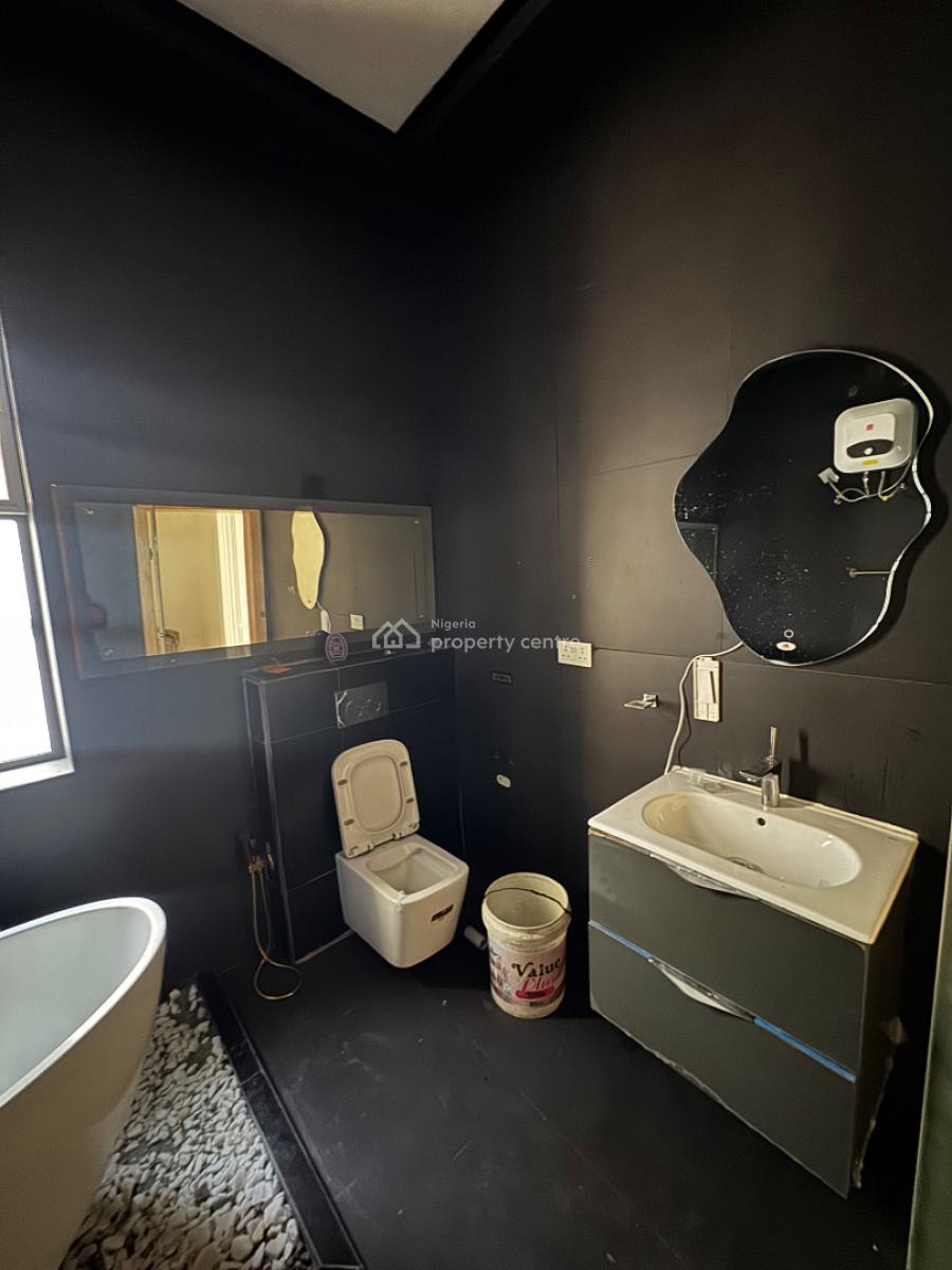 𝐌𝐀𝐈𝐍𝐓𝐀𝐈𝐍𝐄𝐃 5 𝐁𝐄𝐃𝐑𝐎𝐎m 𝐃𝐄𝐓𝐀𝐂𝐇𝐄𝐃 𝐃𝐔𝐏𝐋𝐄𝐗, Osapa, Lekki, Lagos, Detached Duplex for Rent