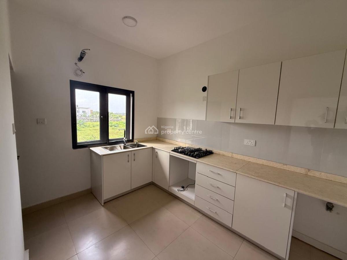 2 Bedroom Flat for Distress, Beechwood Estate Lakowe, Ibeju Lekki, Lagos, Block of Flats for Sale