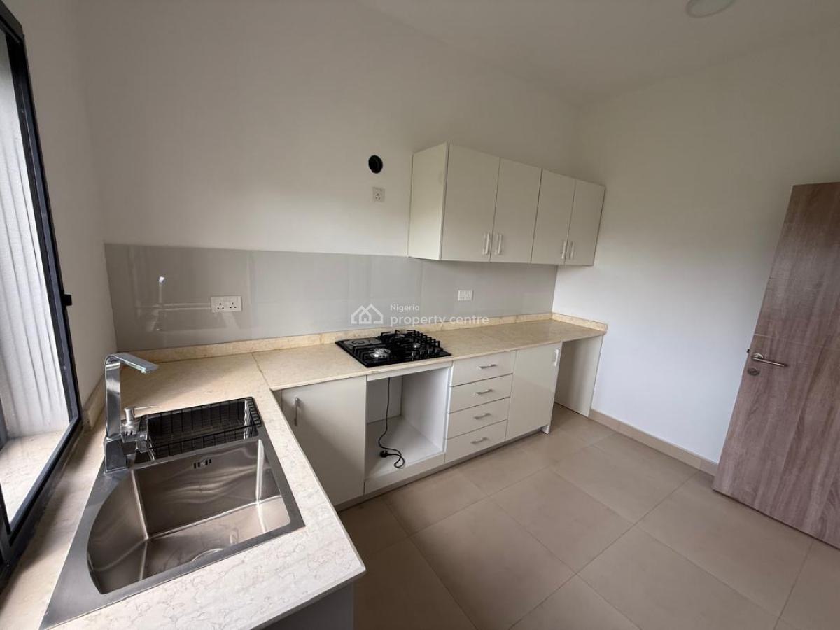 2 Bedroom Flat for Distress, Beechwood Estate Lakowe, Ibeju Lekki, Lagos, Block of Flats for Sale