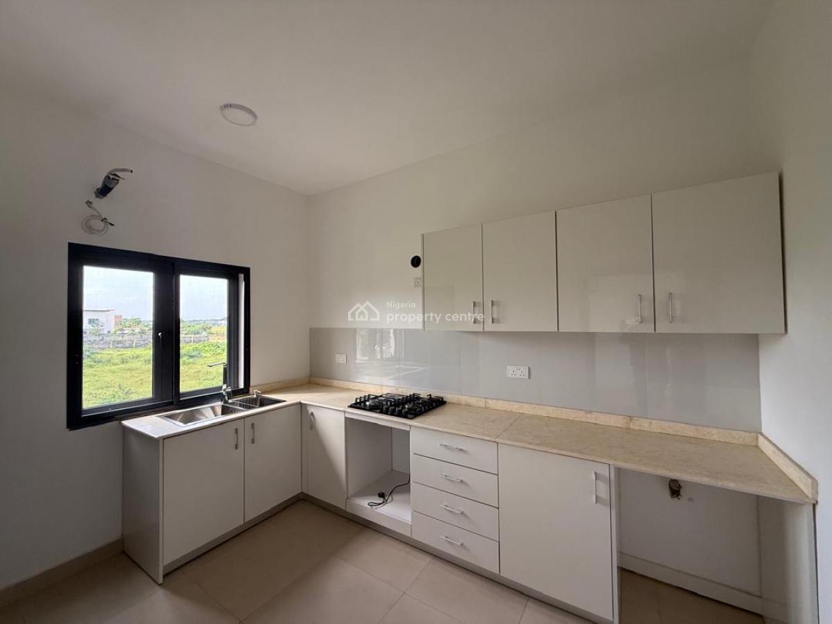 2 Bedroom Flat for Distress, Beechwood Estate Lakowe, Ibeju Lekki, Lagos, Block of Flats for Sale