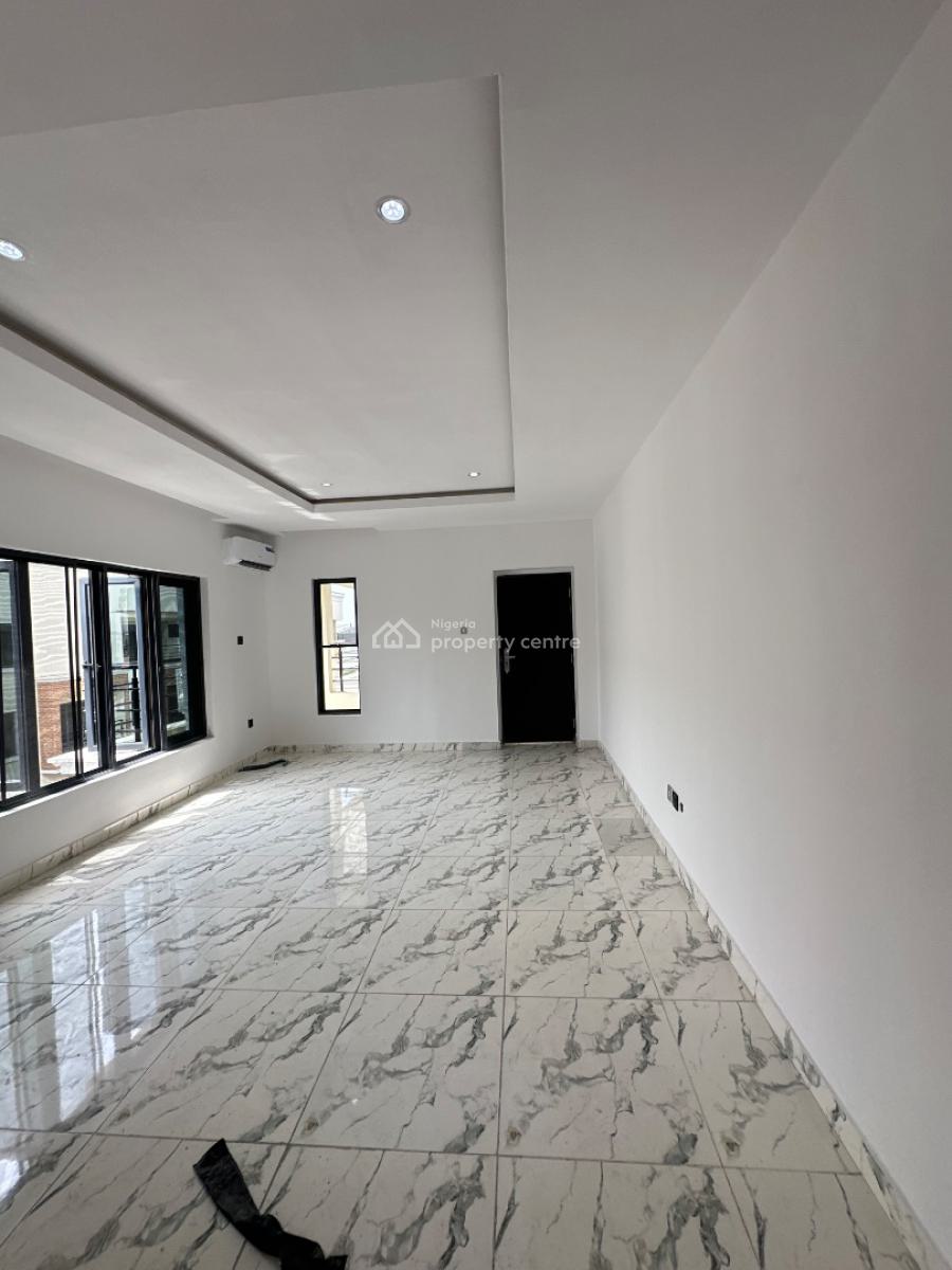 Neatly Built 3 Bedroom Penthouse with Bq, Pool & Gym, Lekki Phase 1, Lekki, Lagos, House for Rent