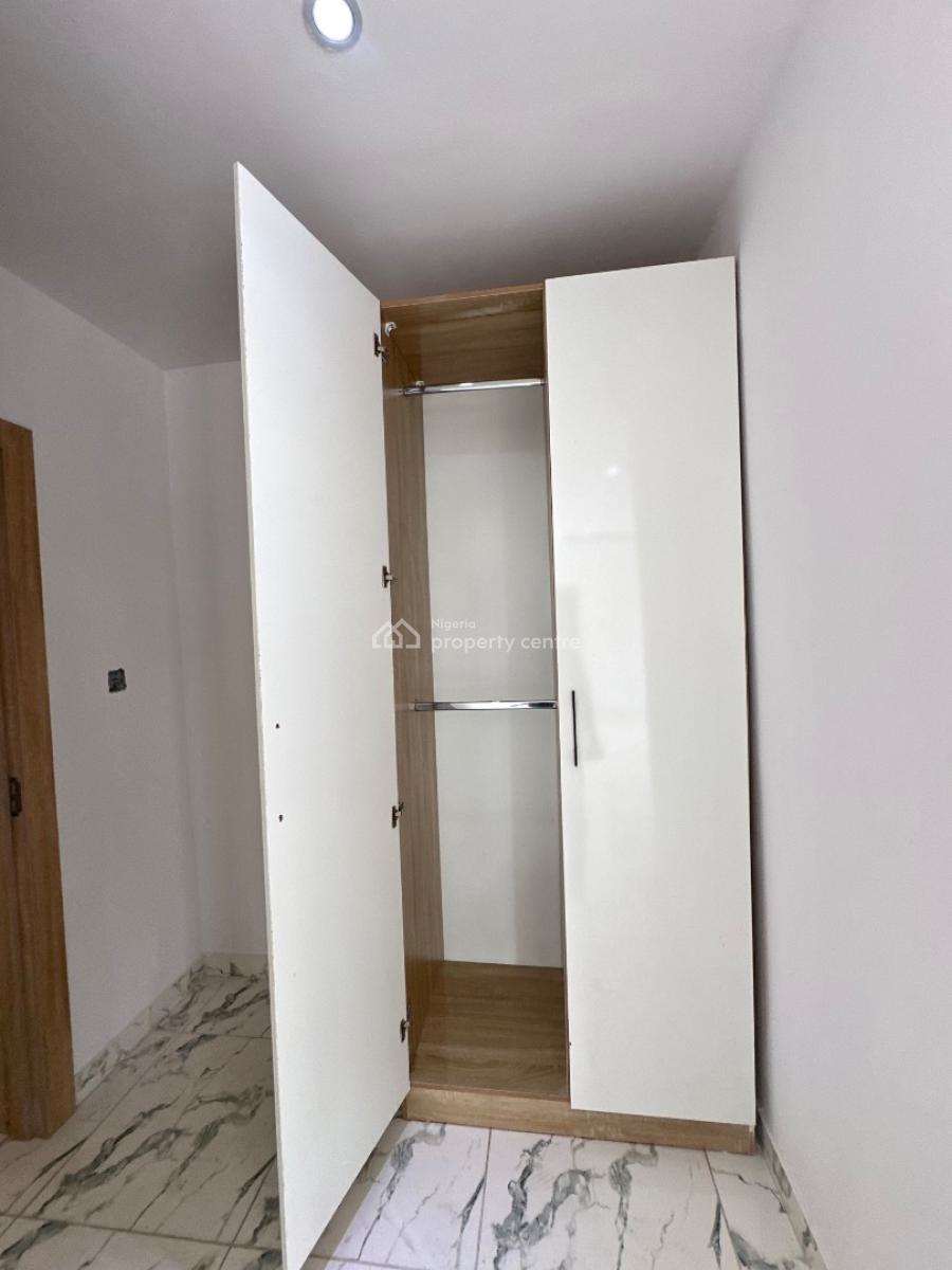 Neatly Built 3 Bedroom Penthouse with Bq, Pool & Gym, Lekki Phase 1, Lekki, Lagos, House for Rent