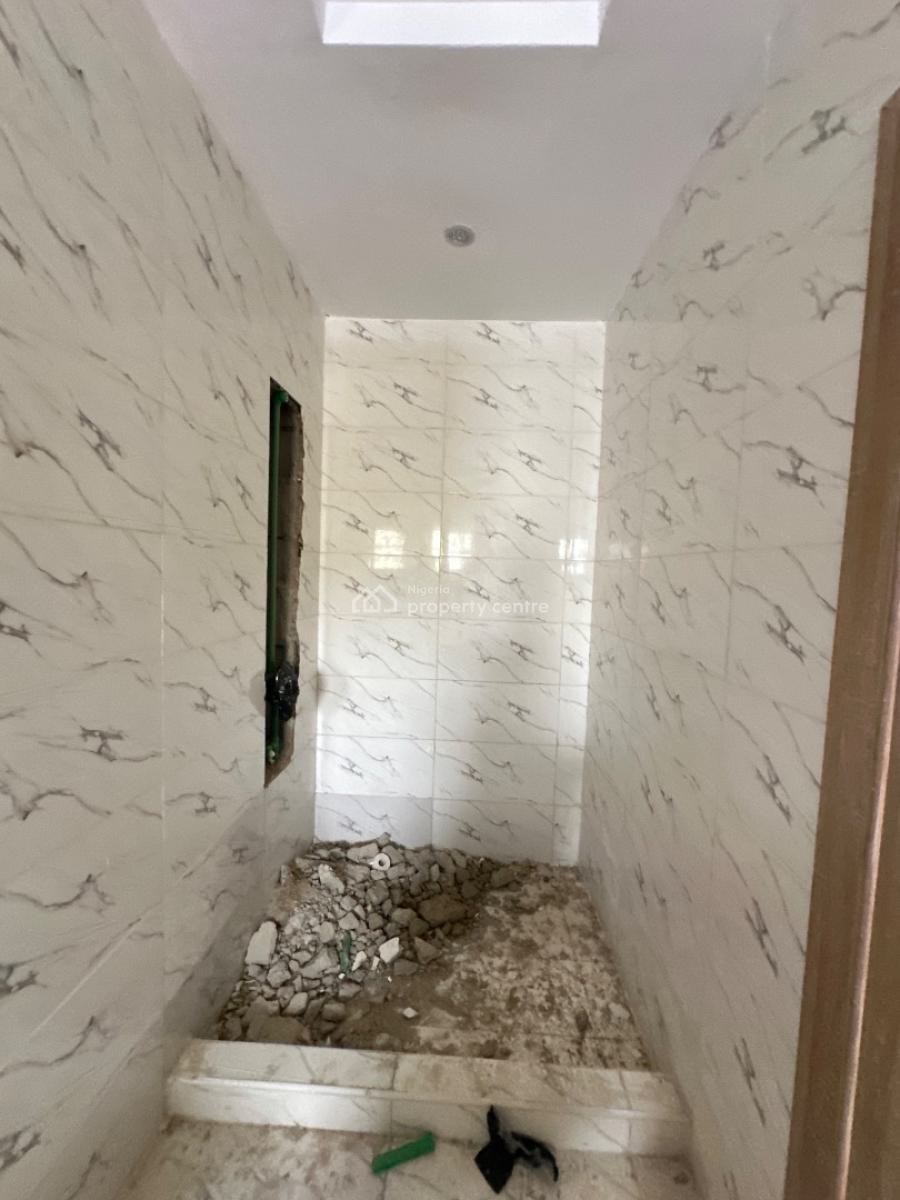 Neatly Built 3 Bedroom Penthouse with Bq, Pool & Gym, Lekki Phase 1, Lekki, Lagos, House for Rent