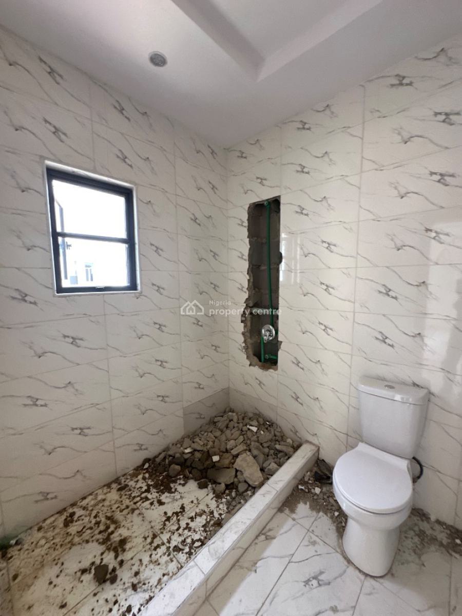 Neatly Built 3 Bedroom Penthouse with Bq, Pool & Gym, Lekki Phase 1, Lekki, Lagos, House for Rent