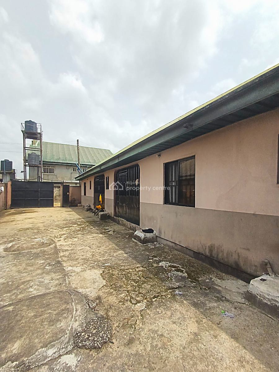 3 Units of 1 Bedroom Flats and a Self Contain, Iwofe, Rumolumeni, Port Harcourt, Rivers, Block of Flats for Sale