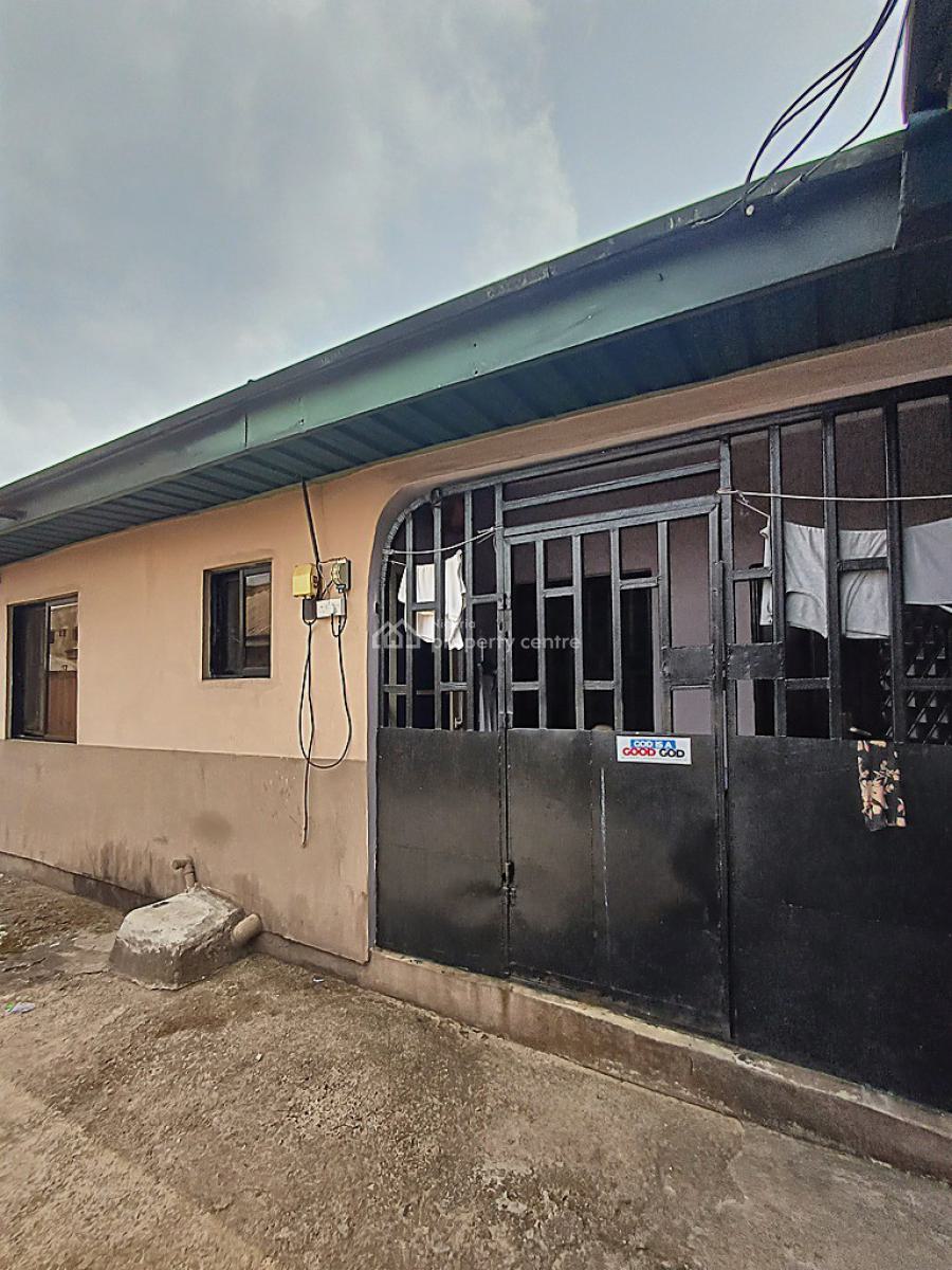 3 Units of 1 Bedroom Flats and a Self Contain, Iwofe, Rumolumeni, Port Harcourt, Rivers, Block of Flats for Sale