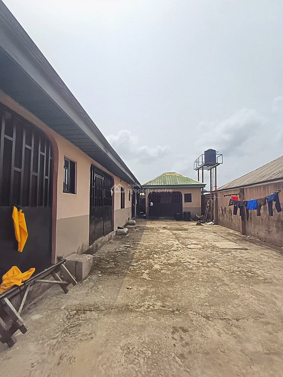 3 Units of 1 Bedroom Flats and a Self Contain, Iwofe, Rumolumeni, Port Harcourt, Rivers, Block of Flats for Sale