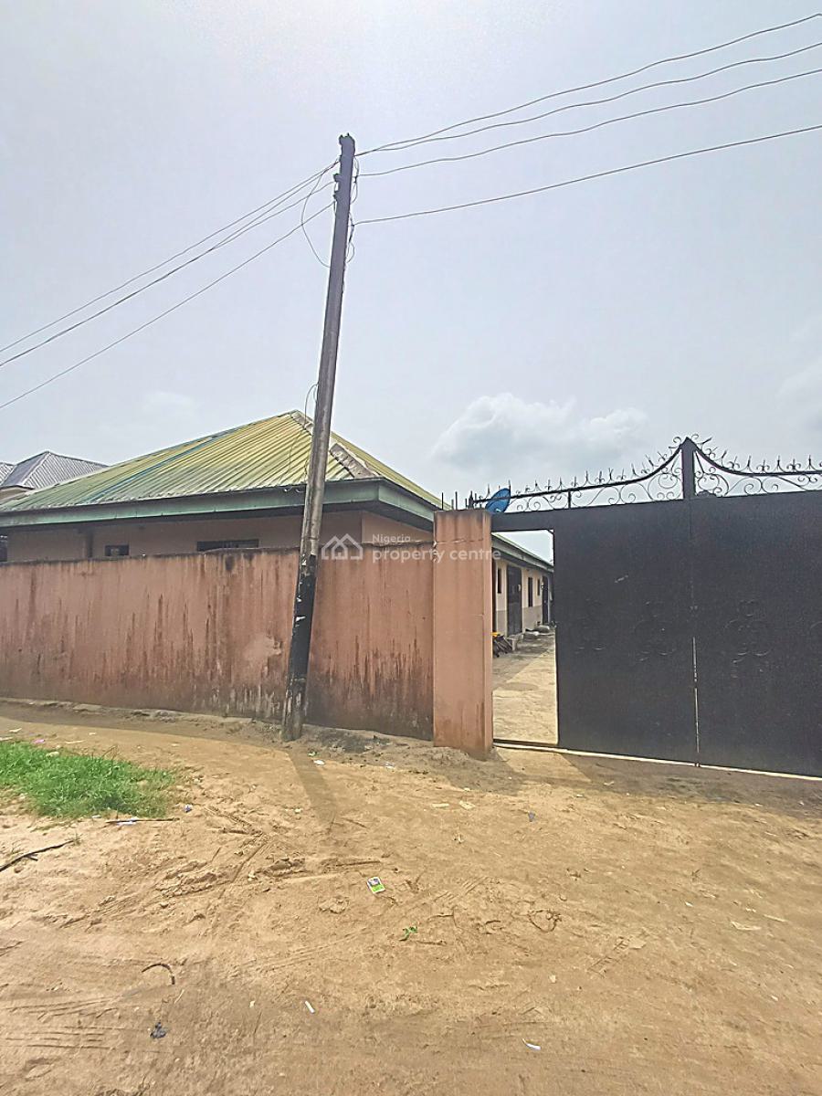 3 Units of 1 Bedroom Flats and a Self Contain, Iwofe, Rumolumeni, Port Harcourt, Rivers, Block of Flats for Sale