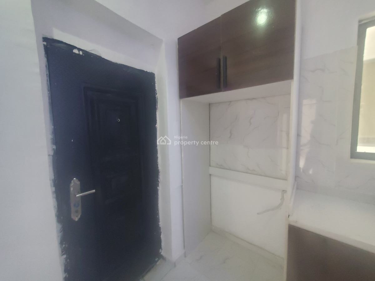 Well Maintained Serviced 2-bedroom Apartment with Swimming Pool and Gy, Off Kunsela Road, Ikate, Lekki, Lagos, Flat / Apartment for Rent