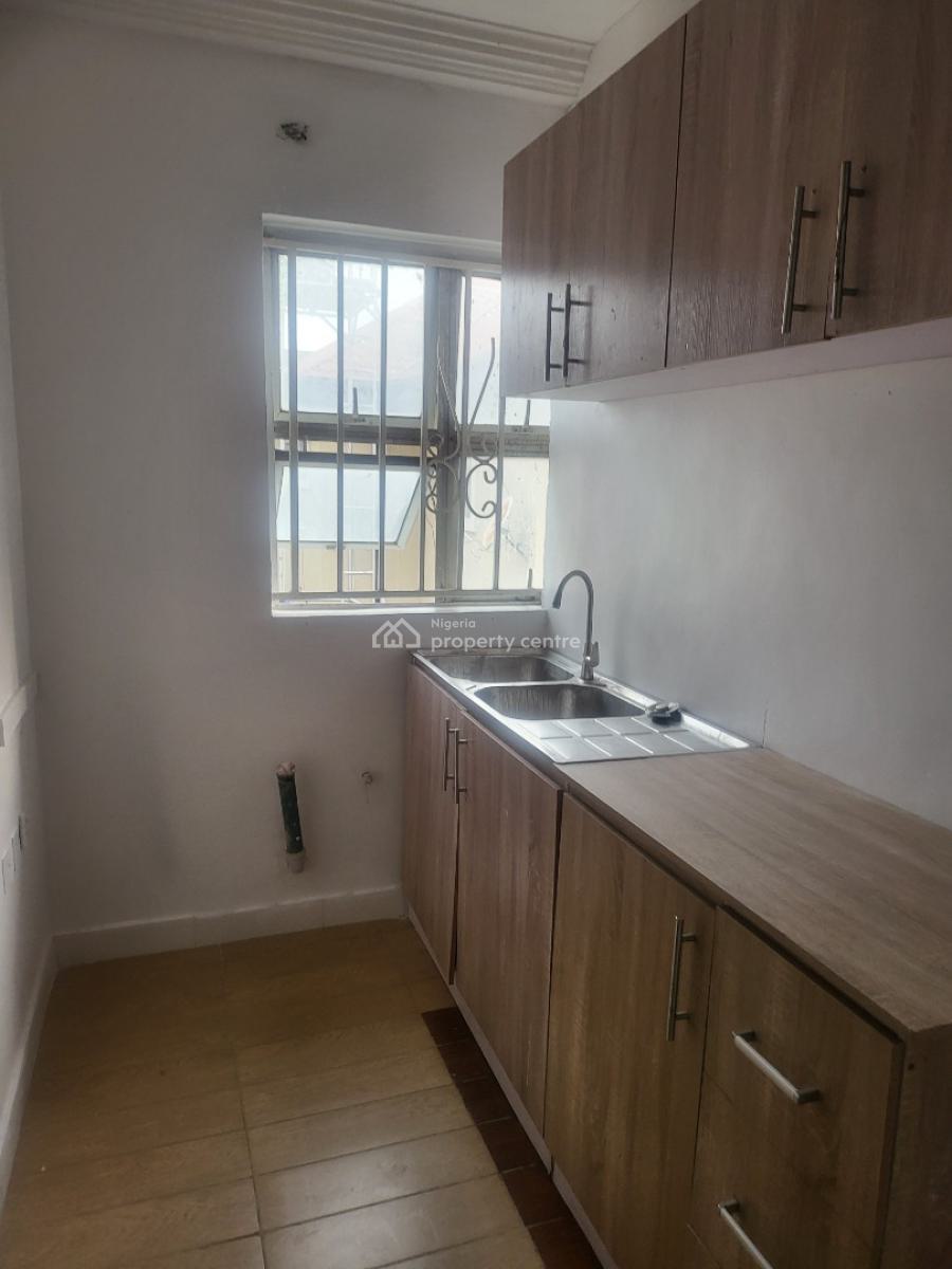 Spacious Self Contain (upstairs), Central Lekki Estate Marwa, Lekki Phase 1, Lekki, Lagos, Self Contain (single Rooms) for Rent