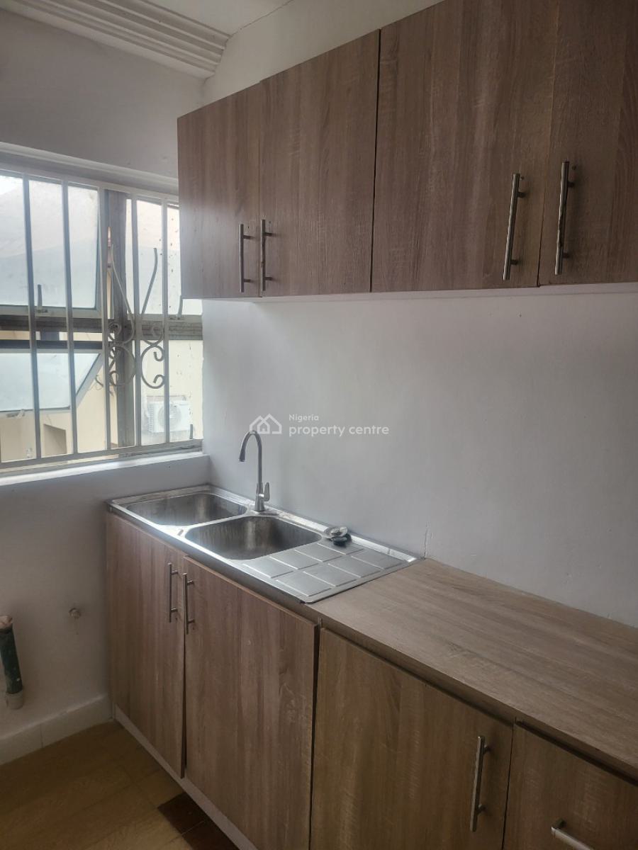 Spacious Self Contain (upstairs), Central Lekki Estate Marwa, Lekki Phase 1, Lekki, Lagos, Self Contain (single Rooms) for Rent