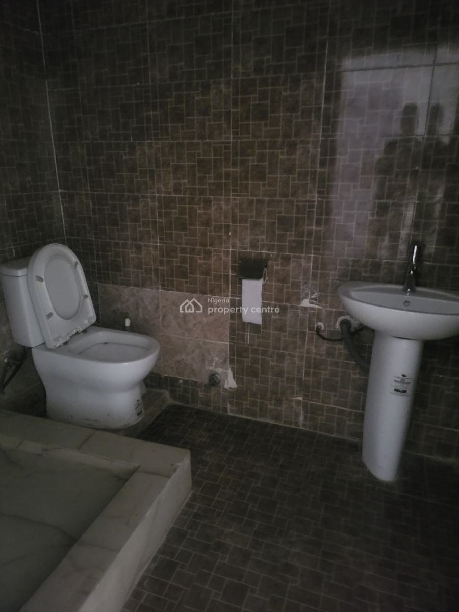 Spacious Self Contain (upstairs), Central Lekki Estate Marwa, Lekki Phase 1, Lekki, Lagos, Self Contain (single Rooms) for Rent