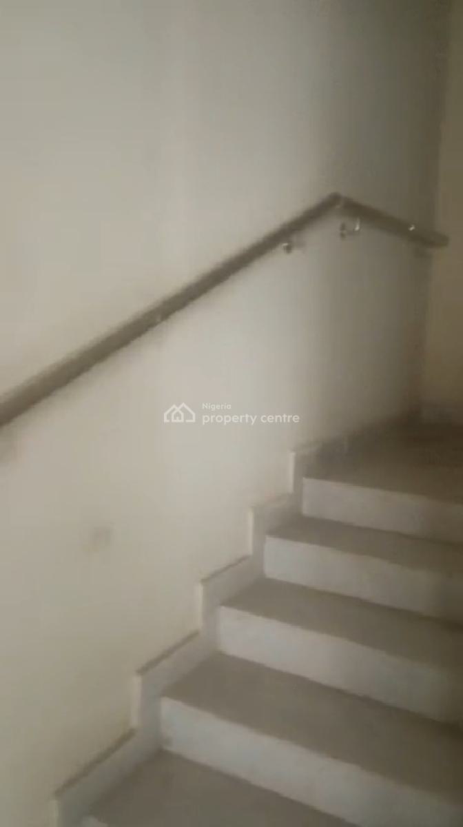 3-bedroom Fully Serviced Flat  on The 2nd Floor, Greater Lagos Estate, Surulere, Lagos, Flat / Apartment for Rent