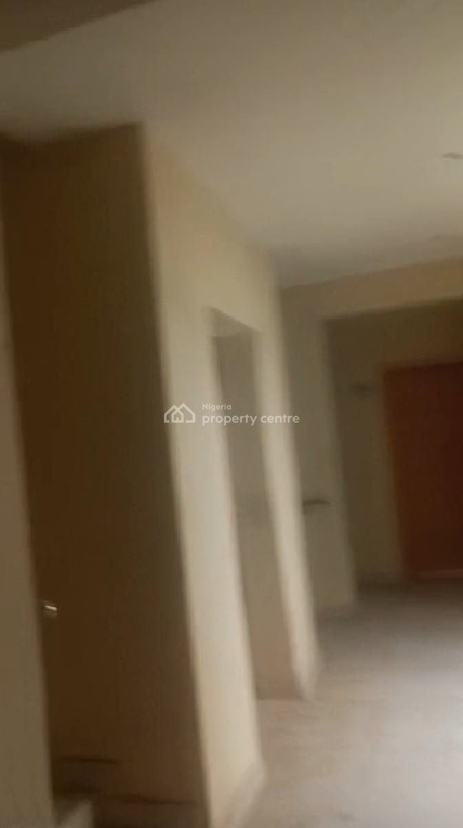 3-bedroom Fully Serviced Flat  on The 2nd Floor, Greater Lagos Estate, Surulere, Lagos, Flat / Apartment for Rent